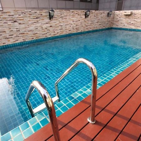 Apartamento Rongratana Executive residencia Bangkok Exterior foto
